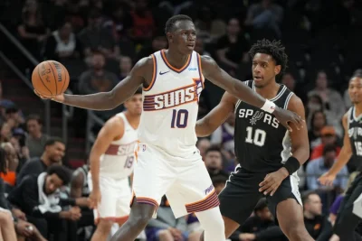 Khaman Maluach wins Suns starting center job for opener