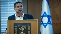 Smotrich Offers Winter Defense Ministry Post Before October 27 election — Offer Winter Election