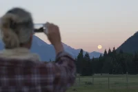 Hunter's Moon rises this weekend for smartphone photographers