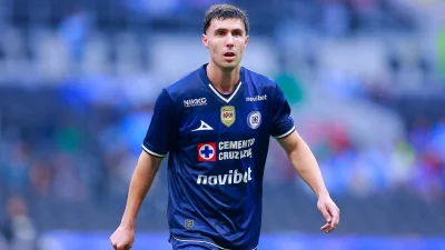 Santiago Homenchenko’s hand fracture puts Querétaro captain out for Querétaro Vs Cruz Azul