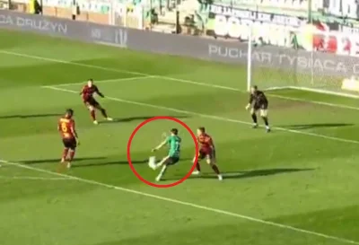32nd-minute goalkeeper error gifts Górnik Łęczna a surprise lead — Górnik Łęczna Vs Gks Katowice