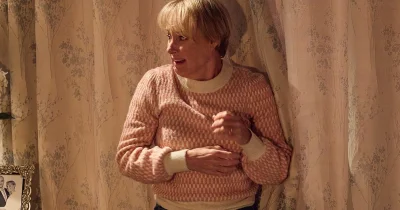 Sally Dynevor turns a blackout into a vase attack on Halloween