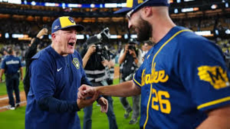 Pat Murphy’s Highly Entertaining World Series Act Shows Why Brewers Head Coach Stands Out