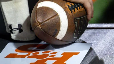 Phil Longo dismissed after 3–17 start at Sam Houston