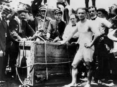 Andrew Gulli Publishes Harry Houdini Scrapbook on 100th Anniversary