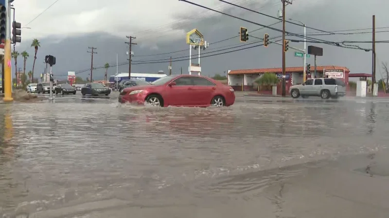 National Weather Service warns Las Vegas Flash Flooding leaves 4,000 without power