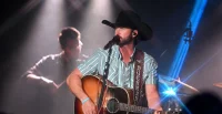 Riley Green says dating is tough amid The Voice and touring — Riley Green Sexiest Man Alive
