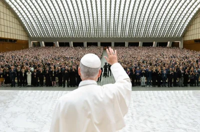 Pope Leo XIV meets Villanova and Notre Dame basketball teams in Rome — Villanova Basketball gets a Vatican moment with a bigger message