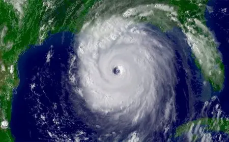 Hurricane Gabrielle Powers Across Atlantic: Azores Brace for Impact as Forecasts Warn of Severe Flooding and Coastal Damage