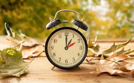 Daylight Savings Fall 2025: When Clocks Change, Why It Feels Early, and What It Means for Daily Life