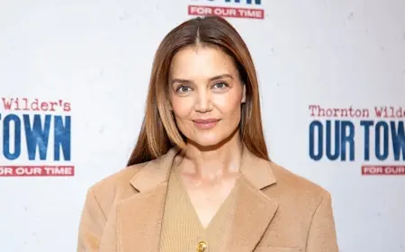 Katie Holmes Sparks Buzz with Joshua Jackson Reunion, New Happy Hours Trilogy, and Emotional Dawson’s Creek Celebration
