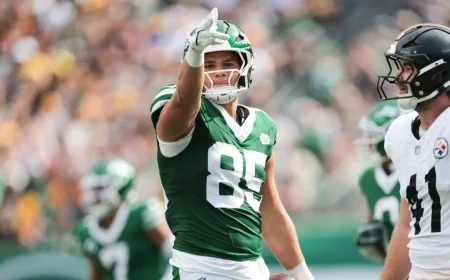 Jets and Mason Taylor Visit Dolphins Reviving Cool Memories of His Hall of Fame Dad