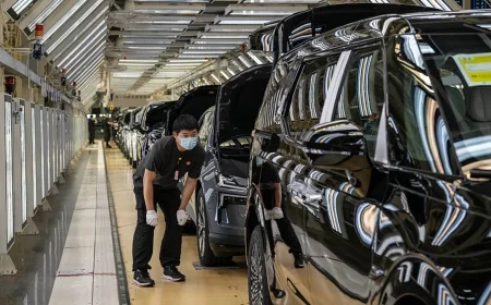 China’s Manufacturing Activity Sees Improvement in September Despite PMI Remaining in Contraction Mode