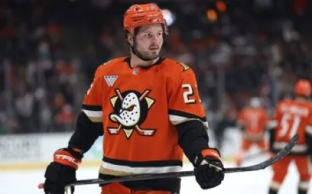 Massive blaze engulfs southeast London building