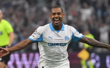 Live Update OM vs Ajax Marseille Leads Comfortably at Halftime with Paixao’s Double