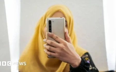 Taliban Shuts Down Internet, Crushing Afghan Women’s Last Hope
