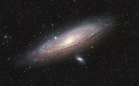Astrophotographer Captures Stunningly Detailed Portrait of Andromeda Galaxy