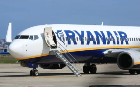 Ryanair Boss Warns 100,000 Passengers of Potential Flight Cancellations Next Week