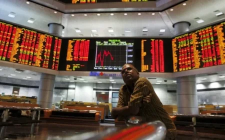 Tech Drives Asia Shares Up; Gold Near Record on Fed Rate Cut Hopes