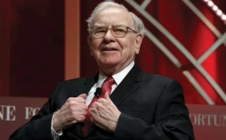 Warren Buffett Navigates Dual Roles in $9.7 Billion Berkshire Hathaway Deal