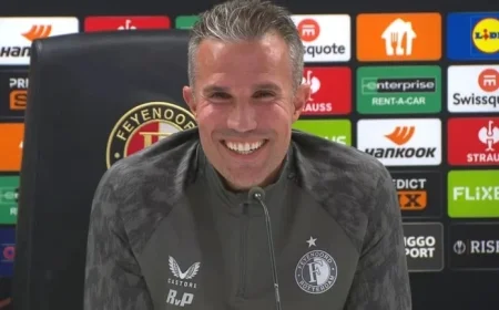 Van Persie Misses Timber Clash Against Impressive Aston Villa