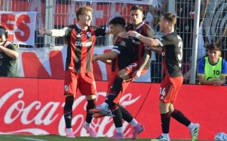 Maxi Salas Scores for River Against Racing in Copa Argentina