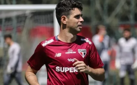 Crespo Reconsiders: Oscar Joins São Paulo Game After Two Months
