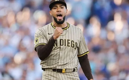 Robert Suárez Anchors Padres’ Bullpen with Tenacity