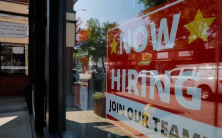 Wall Street Challenges Economy Reading as Payroll Data Freezes