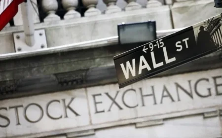 U.S. Stocks Surge, Nearing Record-Breaking Week Finish