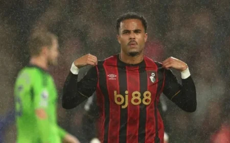 Kluivert Praises Iraola’s Incredible Leadership on Bournemouth’s Remarkable Journey
