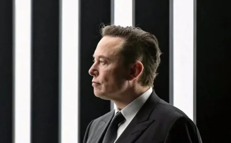 Investors and State Officials Challenge Elon Musk’s $1 Trillion Pay Plan