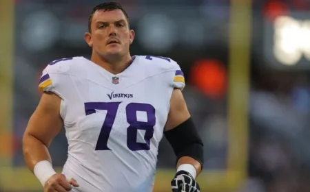 Vikings’ Ryan Kelly Placed on IR After Second Concussion This Season