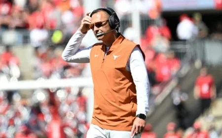 Texas Trails Florida 19-7 at Halftime: Key Insights