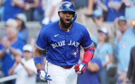Blue Jays Dominate Yankees 10-1; Kirk, Guerrero Jr. Hit 3 Homers