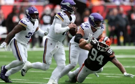 Carson Wentz Overcomes Shoulder Injury, Returns Strong for Second Half