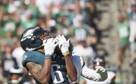 DeVonta Smith Stresses Unity in Eagles’ Passing Game Strategy