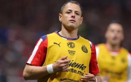 Javier Hernández Returns to Chivas for Pumas Clash
