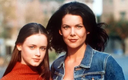 “Fans Celebrate 25 Years of ‘Gilmore Girls’ in Connecticut”