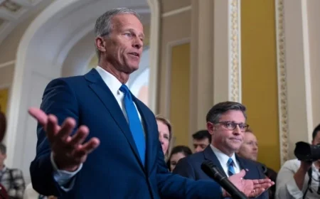 Shutdown Enters Second Week as Quiet Negotiations Begin