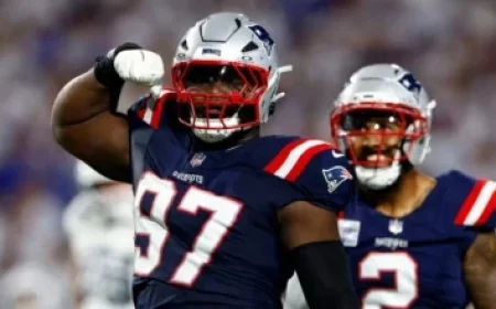 Mariners Fan Catches Raleigh Home Run in Perfect ‘Dumper’ Shirt