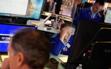 Wall Street Rallies as Gold Continues to Break Records