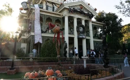 Disneyland Visitor Dies Shortly After Riding Haunted Mansion