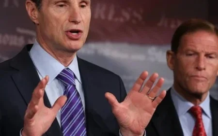 Democrats Propose Immediate Pay for Federal Workers Amid Ongoing Government Shutdown