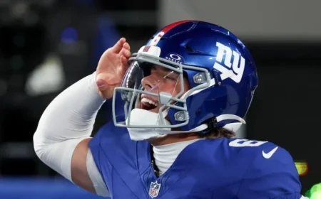 Jaxson Dart, Giants Lead Eagles 20-17 at Halftime on Thursday Night