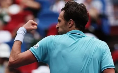 Arthur Rinderknech Defeats Felix Auger-Aliassime, Advances to Shanghai Masters Semifinals