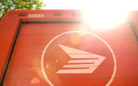 Canada Post Workers Resume Duties, Urge Canadians to Support Their Cause