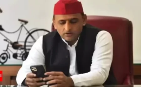 Akhilesh Yadav Challenges Facebook for Suspending Account Over Journalist Post