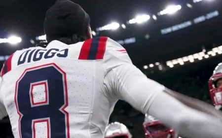 Stefon Diggs Inspires Team Huddle Before Saints Game