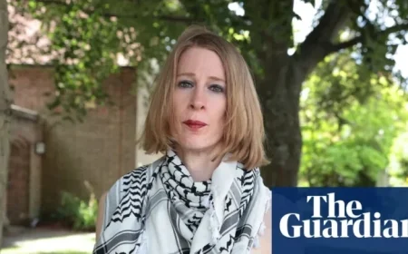 Kent Police Apologize to Protester Threatened for Displaying Palestine Flag